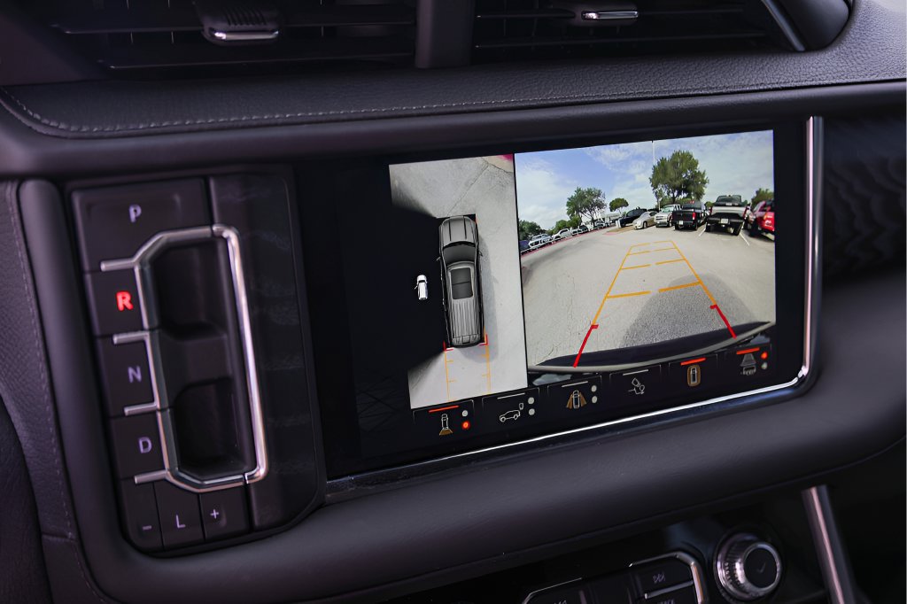 Used 2023 GMC Yukon XL Denali w/ Advanced Technology Package AWD/4WD image 19