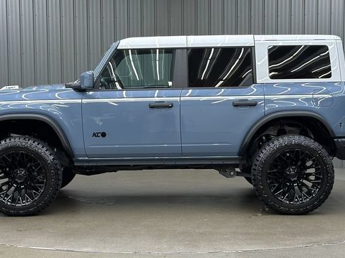 Used 2023 Ford Bronco Heritage Edition AWD/4WD image 2