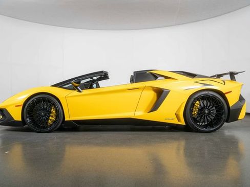 Used 2016 Lamborghini Aventador LP 750-4 Superveloce AWD/4WD image 5