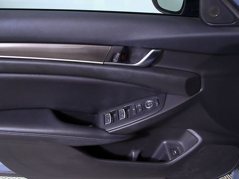 Used 2021 Honda Accord Sport image 15