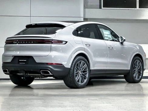 Certified 2025 Porsche Cayenne Coupe image 8