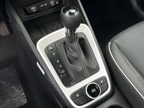 New 2026 Hyundai Venue SEL FWD image 22