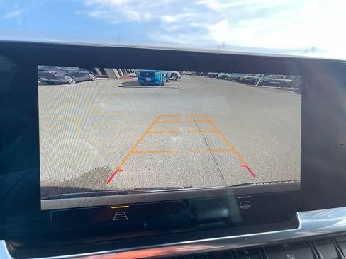 Used 2025 Chevrolet Silverado 1500 LT image 14