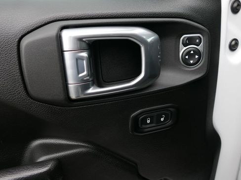 Used 2022 Jeep Wrangler Rubicon w/ Steel Bumper Group image 12