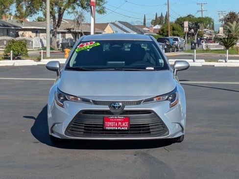 Used 2023 Toyota Corolla LE image 2