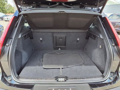 Certified 2024 Volvo XC40 B5 Plus image 18