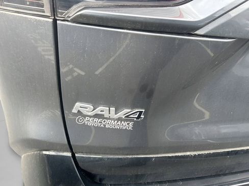 Used 2025 Toyota RAV4 SE w/ Convenience Package image 15