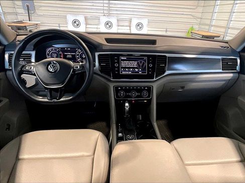 Used 2019 Volkswagen Atlas SEL AWD/4WD image 16