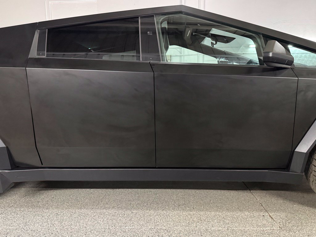 Used 2024 Tesla Cybertruck Cyberbeast AWD/4WD image 7