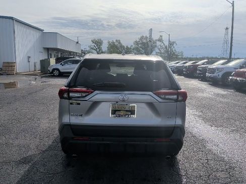 Used 2025 Toyota RAV4 LE image 4