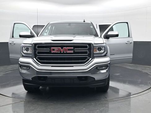 Used 2017 GMC Sierra 1500 SLE w/ SLE Value Package image 32