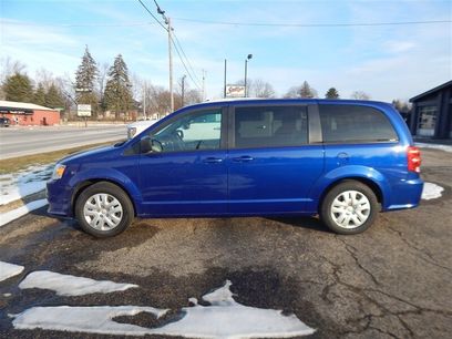 Used 2018 Dodge Grand Caravan SE w/ UConnect Hands-Free Group