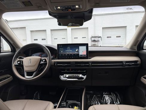 Certified 2023 Lincoln Corsair Reserve w/ Equipment Group 201A image 18