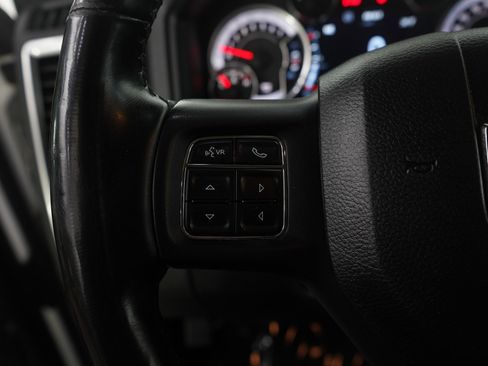 Used 2018 RAM 1500 SLT image 18