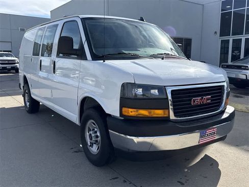 Used 2023 GMC Savana 2500 w/ Driver Convenience Package image 6