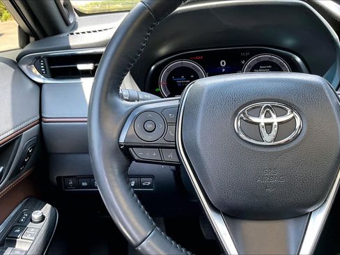 Certified 2024 Toyota Venza Limited AWD/4WD image 24
