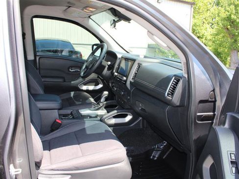 Used 2022 Nissan Frontier SV w/ Technology Package AWD/4WD image 12