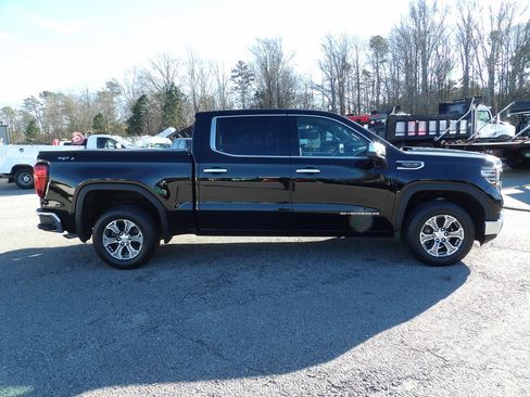 Used 2023 GMC Sierra 1500 SLT w/ SLT Convenience Package AWD/4WD image 9