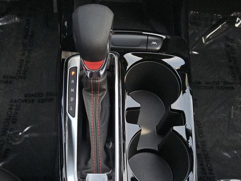 Used 2024 Chevrolet Trax RS w/ Sunroof Package FWD image 14