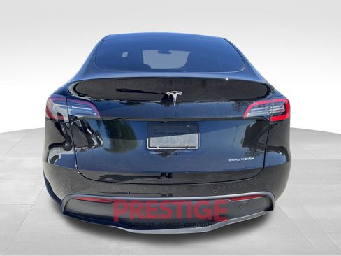 Used 2022 Tesla Model Y Long Range AWD/4WD image 7