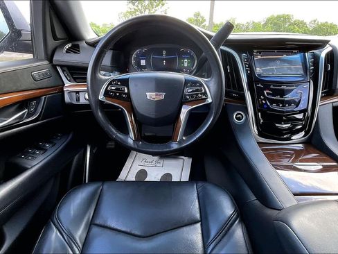 Used 2020 Cadillac Escalade 2WD image 10