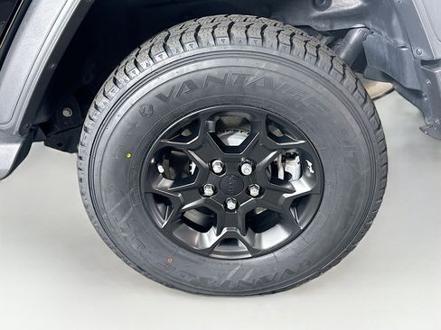 Used 2023 Jeep Wrangler Unlimited w/ Cold Weather Group AWD/4WD image 11