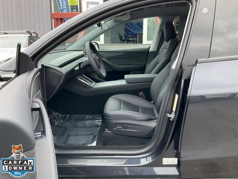 Used 2026 Tesla Model Y AWD image 16