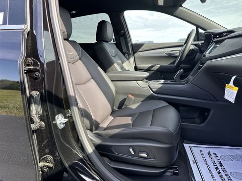 New 2026 Cadillac XT5 Luxury AWD/4WD image 29