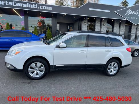 Used 2012 Subaru Outback 3.6R Limited AWD/4WD image 2
