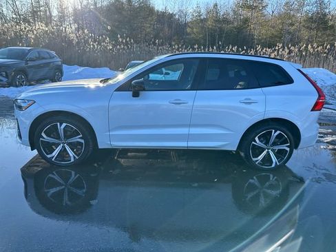 Used 2022 Volvo XC60 B5 R-Design w/ Advanced Package image 2
