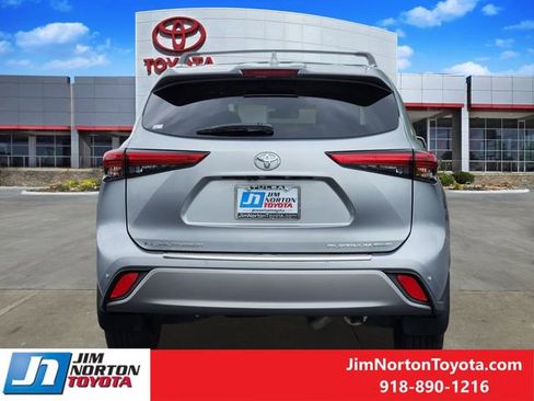 Used 2022 Toyota Highlander Platinum image 7