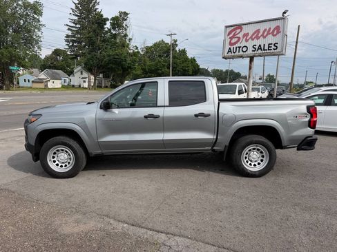 Used 2024 Chevrolet Colorado W/T w/ Technology Package AWD/4WD image 2