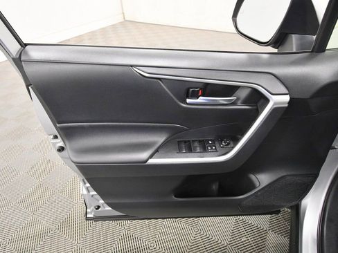 Used 2019 Toyota RAV4 XLE image 13