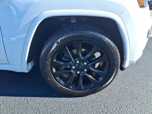 Used 2019 Jeep Grand Cherokee Altitude image 9