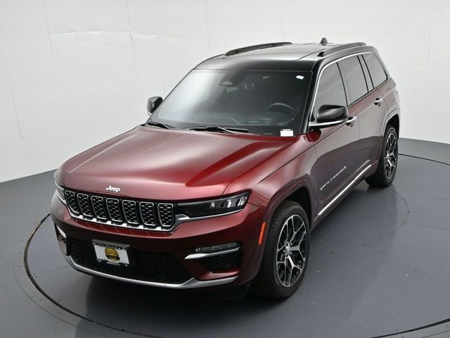 Used 2025 Jeep Grand Cherokee Summit AWD/4WD image 20
