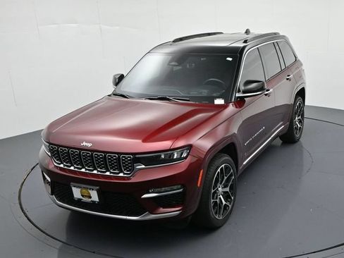 Used 2025 Jeep Grand Cherokee Summit AWD/4WD image 20