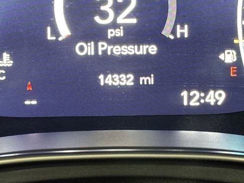 Used 2025 Chrysler Pacifica Limited image 6