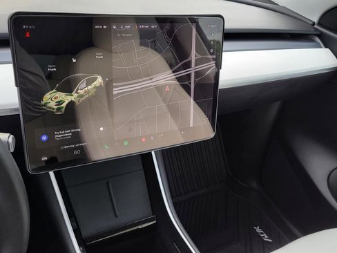 Used 2021 Tesla Model Y AWD image 19