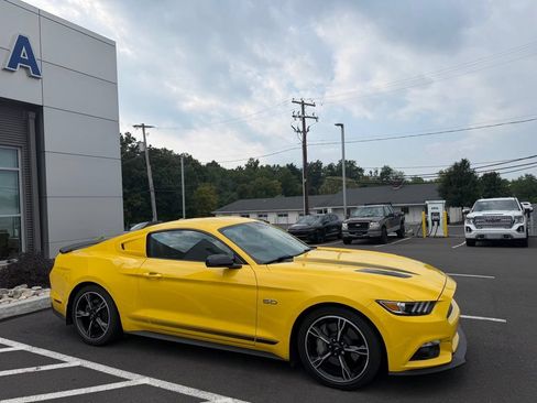 Used 2016 Ford Mustang GT Premium w/ Equipment Group 401A RWD image 6