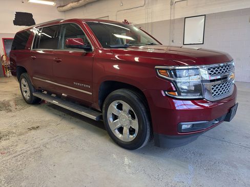 Used 2017 Chevrolet Suburban LT w/ LT Signature Package image 1