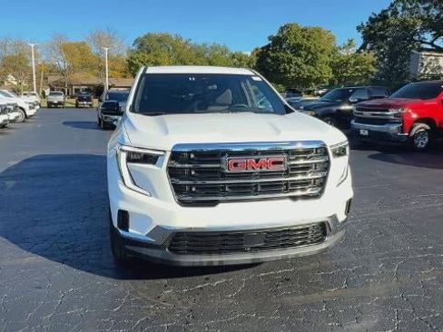 Used 2025 GMC Acadia Elevation image 3