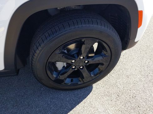 New 2025 Jeep Grand Cherokee Limited w/ Black Appearance Package image 26