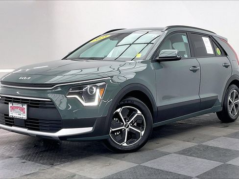 Used 2023 Kia Niro EX image 12