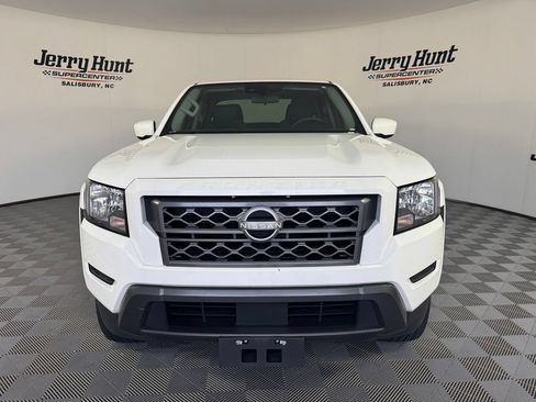 Used 2024 Nissan Frontier SV w/ Tow Package RWD image 5