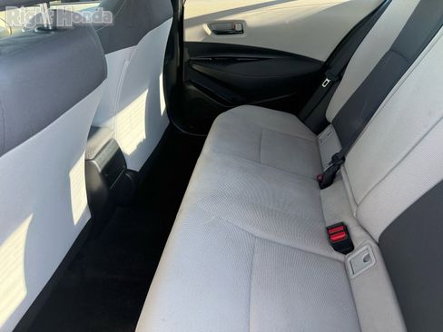 Used 2022 Toyota Corolla LE image 25