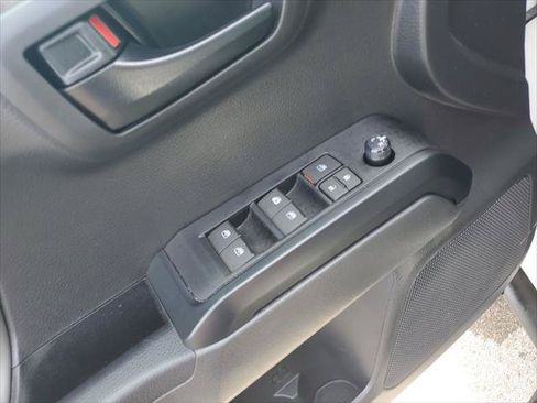 Certified 2023 Toyota Tacoma SR AWD/4WD image 21