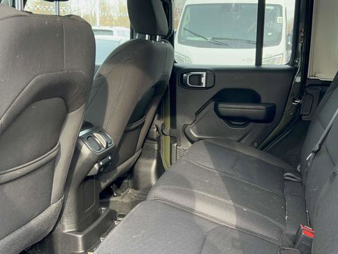 Used 2023 Jeep Wrangler Unlimited w/ Cold Weather Group image 29