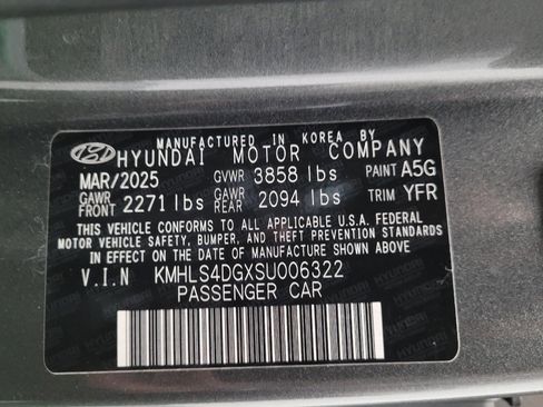 Used 2025 Hyundai Elantra SEL FWD image 33