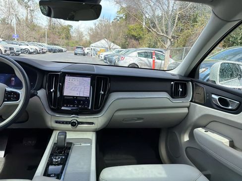Used 2023 Volvo XC60 B5 Plus w/ Protection Package Premier image 21
