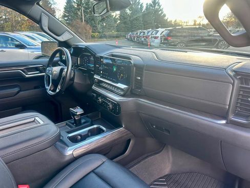 Used 2022 Chevrolet Silverado 1500 LTZ image 22